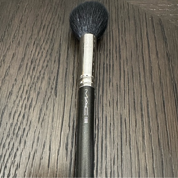 Mac 109 Contour Brush. Made in Japan - Picture 5 of 6